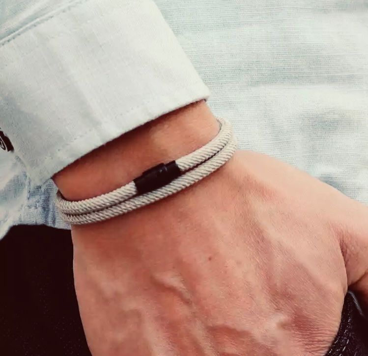 Doppellagiges Seilarmband