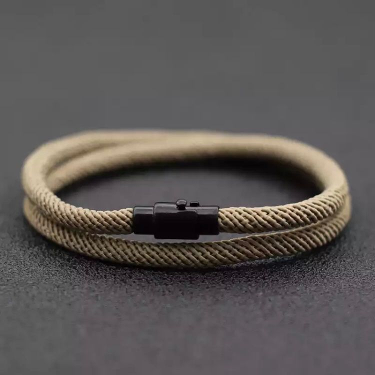 Doppellagiges Seilarmband