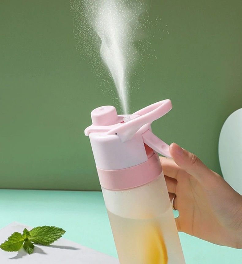 drinking bottle with spray function